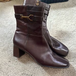 Etienne Aigner leather above ankle boots, size 9.5